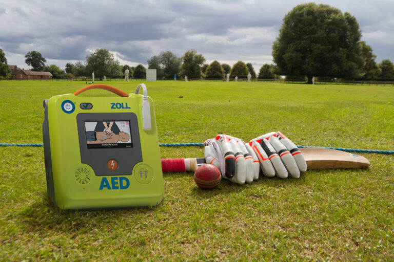 ZOLL AED plus und ZOLL AED 3 beim Sport - plötzlicher Herztod